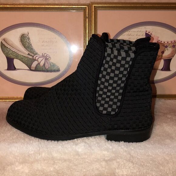 Zee Alexis 9 Dawn Black Gray Pleated Checkered Inset Design Ankle Booties - Picture 4 of 13